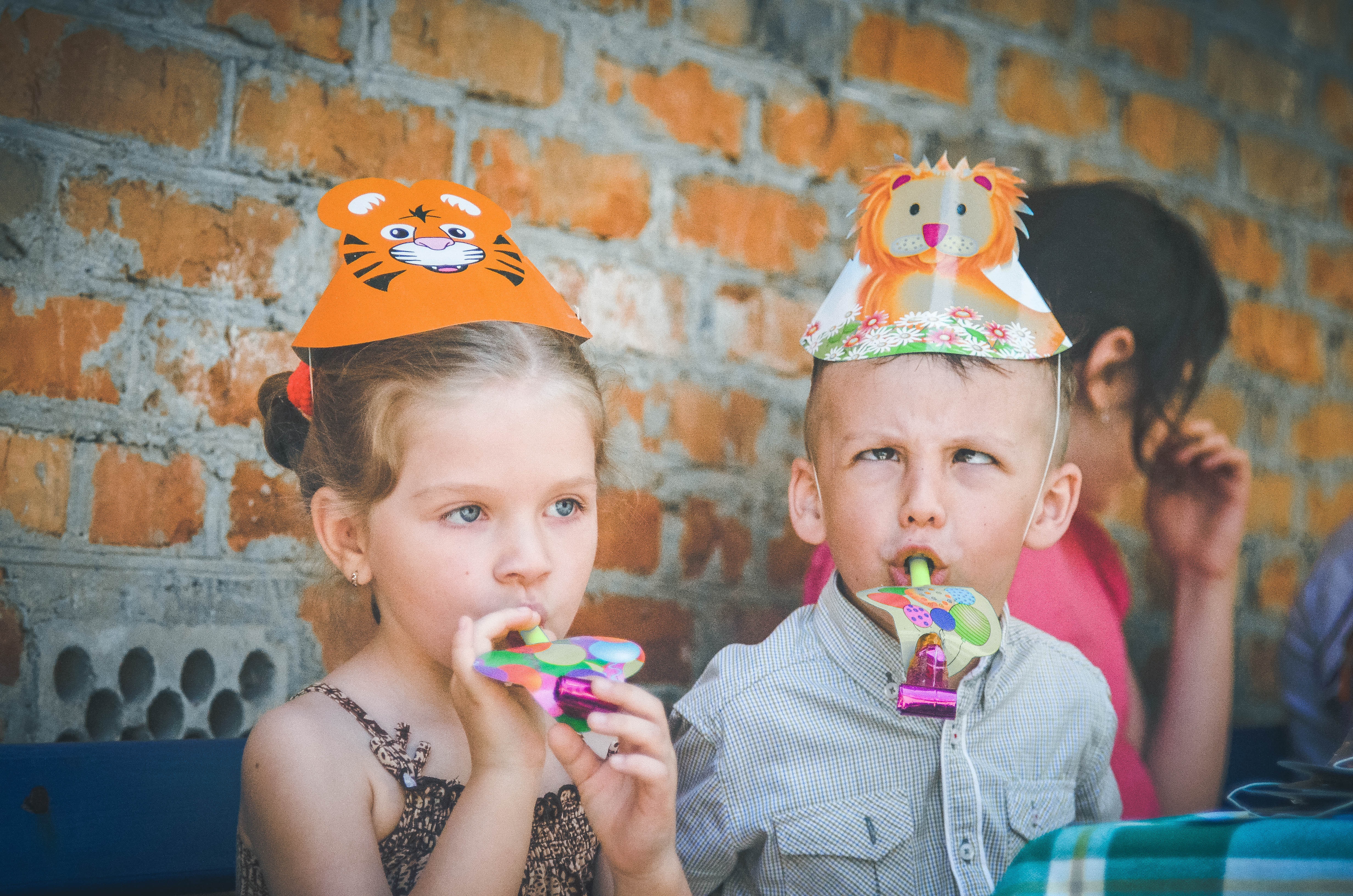 Enfant à la kermesse 